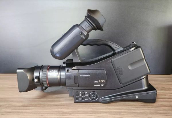 Panasonic  AG-AC7 Filmadora Full HD  com 1CCD SDHC usada  - foto 4